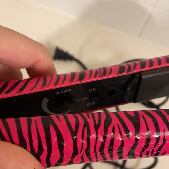 PYT✨Hair Straightener✨Pink Zebra Print - Picture 3 of 4